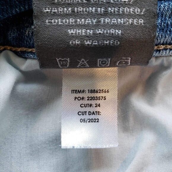 Torrid Jeans Women's Plus Size 18R Light Wash Denim High-Rise Straight Leg - Picture 10 of 11